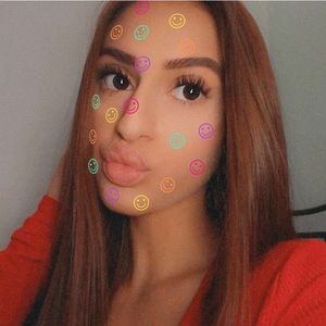 Meet your Posher, Alessandra